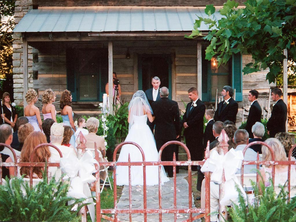 Beautiful Tennessee Cabin Wedding